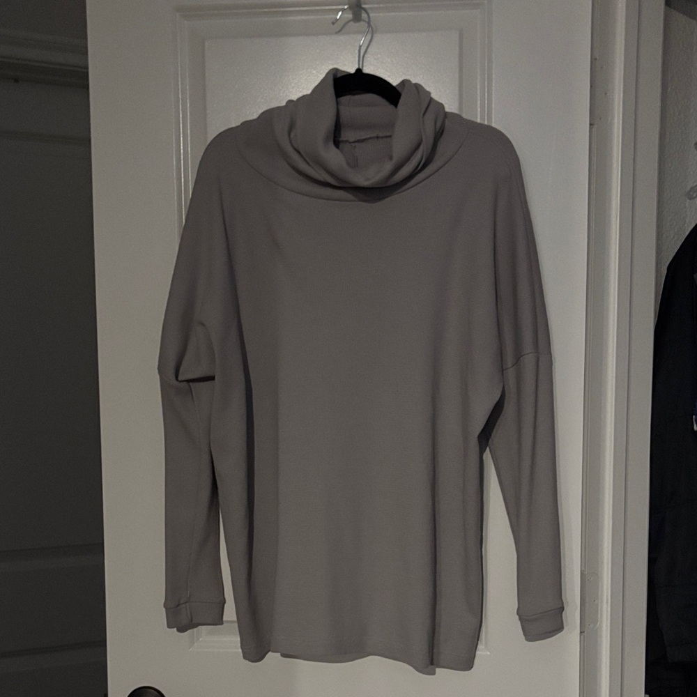 Lulu's Women's Gray Turtleneck Sweater